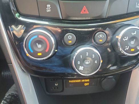 Used 2020 Chevrolet Trax Premier AWD/4WD image 11