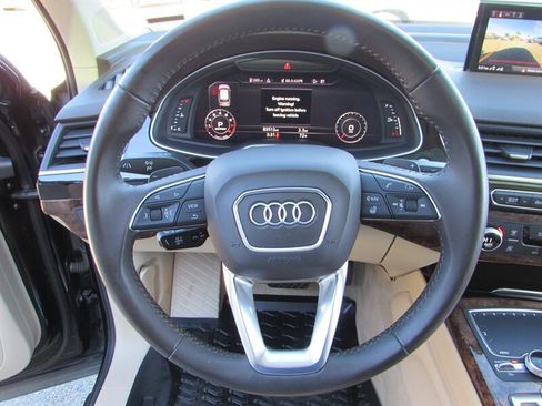Used 2017 Audi Q7 3.0T Premium Plus image 9