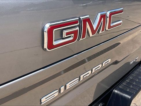 Used 2025 GMC Sierra 1500 SLT RWD image 31