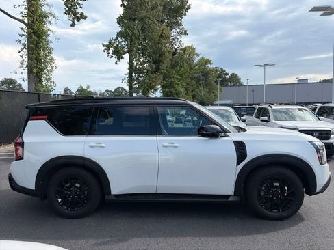 Used 2025 Nissan Armada PRO-4X AWD/4WD image 4