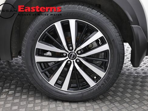 Used 2023 Nissan Pathfinder Platinum AWD/4WD image 35