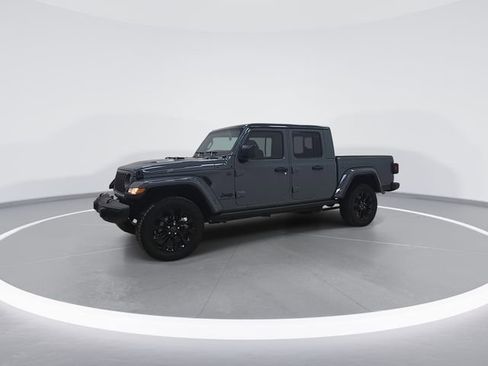 Certified 2024 Jeep Gladiator Sport image 3