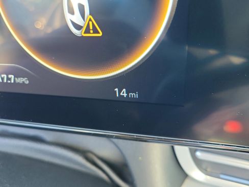 New 2026 Hyundai Elantra Limited image 25