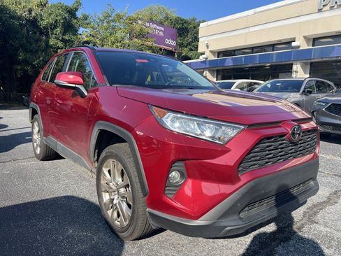 Used 2021 Toyota RAV4 XLE Premium FWD image 7
