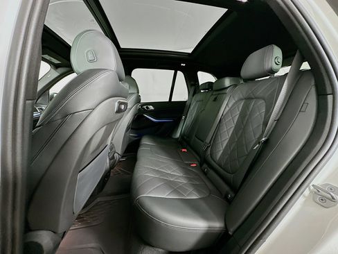 Used 2025 BMW X5 xDrive40i w/ Parking Assistance Package image 26