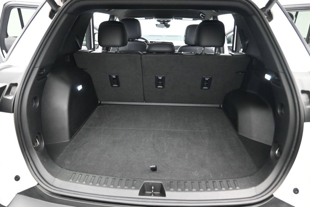Used 2025 Chevrolet Equinox LT w/ Convenience Package II FWD image 14