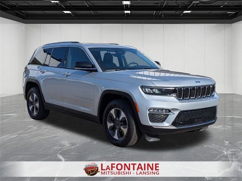 Used 2024 Jeep Grand Cherokee Limited 4xe image 7