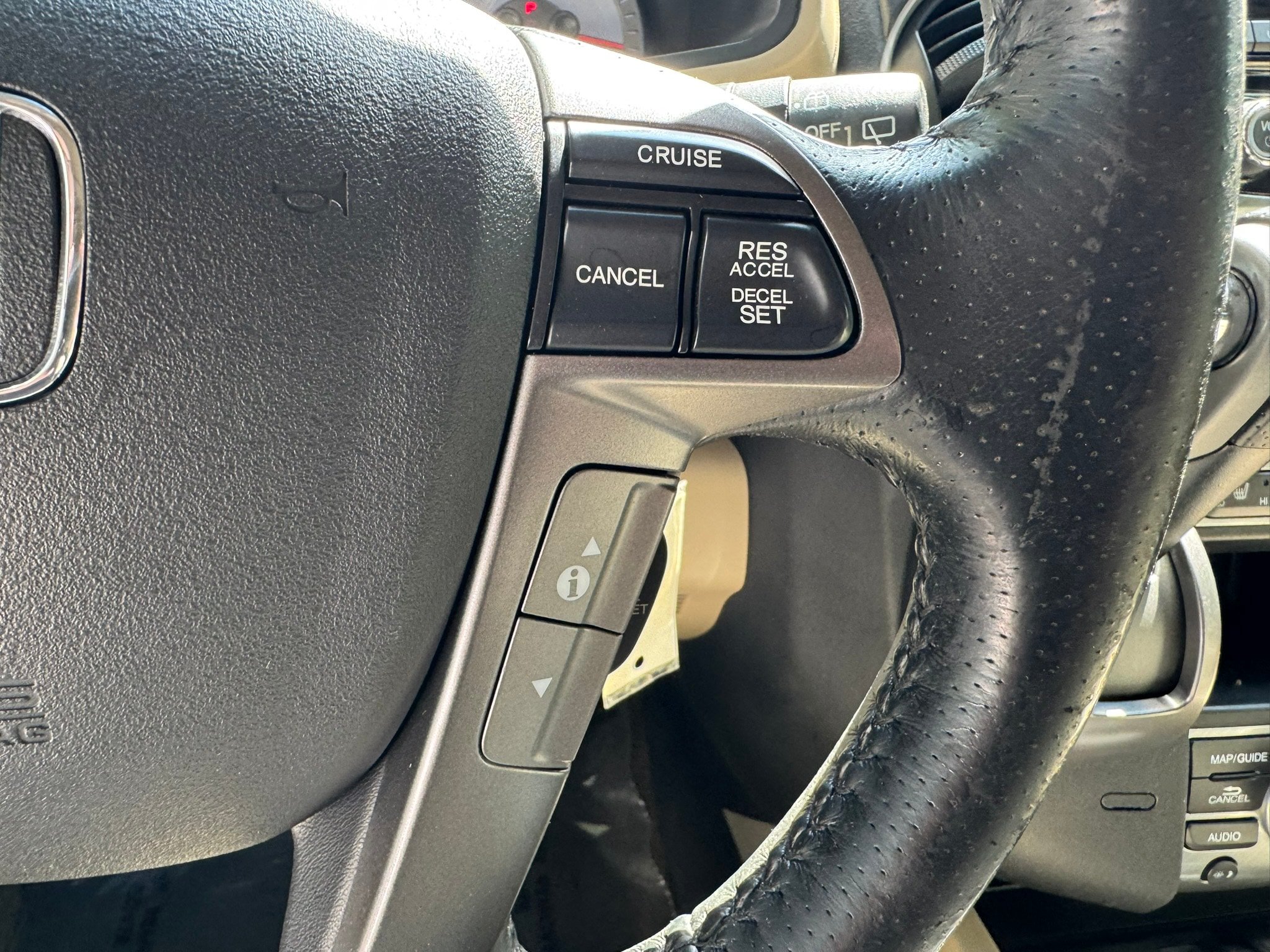Used 2014 Honda Pilot Touring image 23