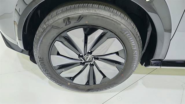 Certified 2024 Nissan Ariya AWD image 36