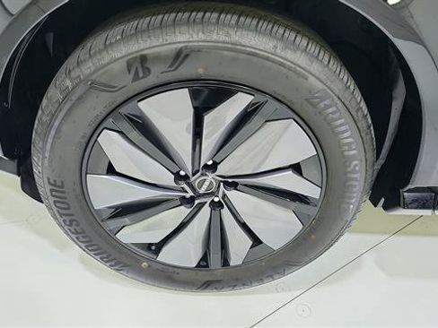 Certified 2024 Nissan Ariya AWD image 36