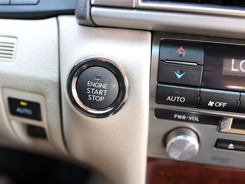 Used 2013 Lexus LS 460 AWD w/ Comfort Pkg image 30