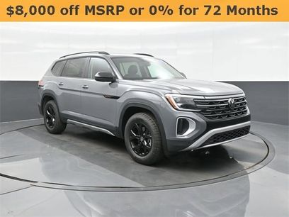New 2025 Volkswagen Atlas Peak Edition SE
