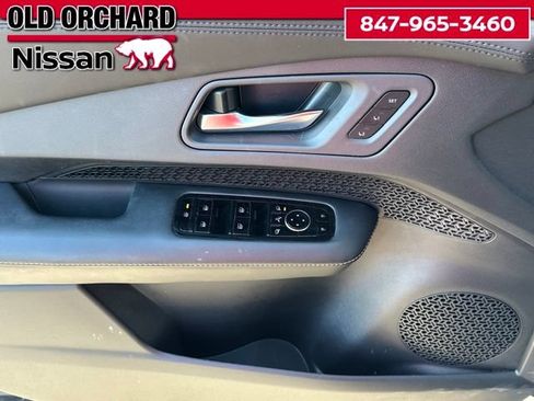 Used 2023 Nissan Ariya AWD image 9