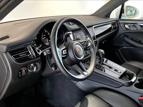 Used 2026 Porsche Macan AWD/4WD image 7