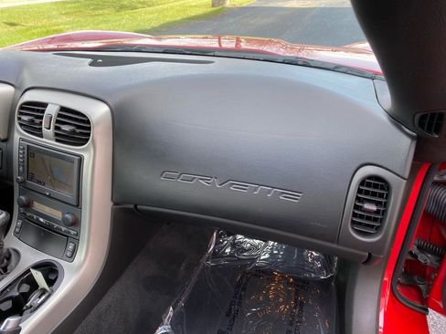 Used 2005 Chevrolet Corvette Coupe w/ Preferred Equipment Group image 27