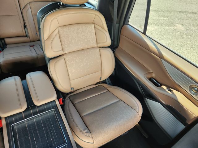 New 2027 Lincoln Navigator Black Label AWD/4WD image 15
