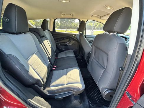 Used 2017 Ford Escape SE FWD image 15