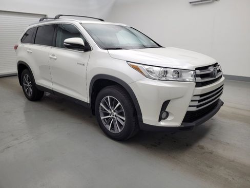 Used 2019 Toyota Highlander XLE AWD/4WD image 11
