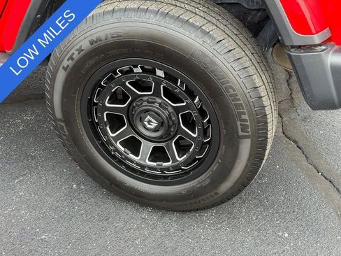 Used 2020 Jeep Wrangler Unlimited Sahara image 7