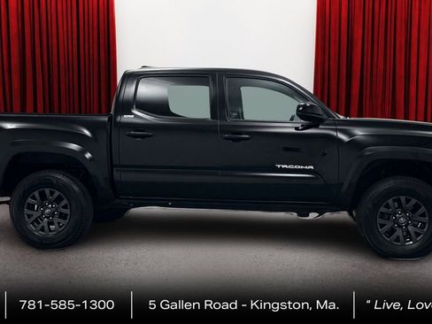 Certified 2023 Toyota Tacoma SR5 AWD/4WD image 4