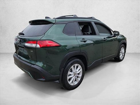 Used 2025 Toyota Corolla Cross LE image 5