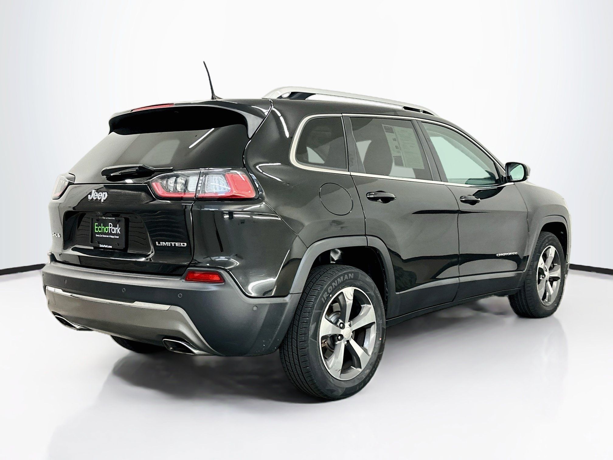 Used 2019 Jeep Cherokee Limited w/ Technology Group AWD/4WD image 9
