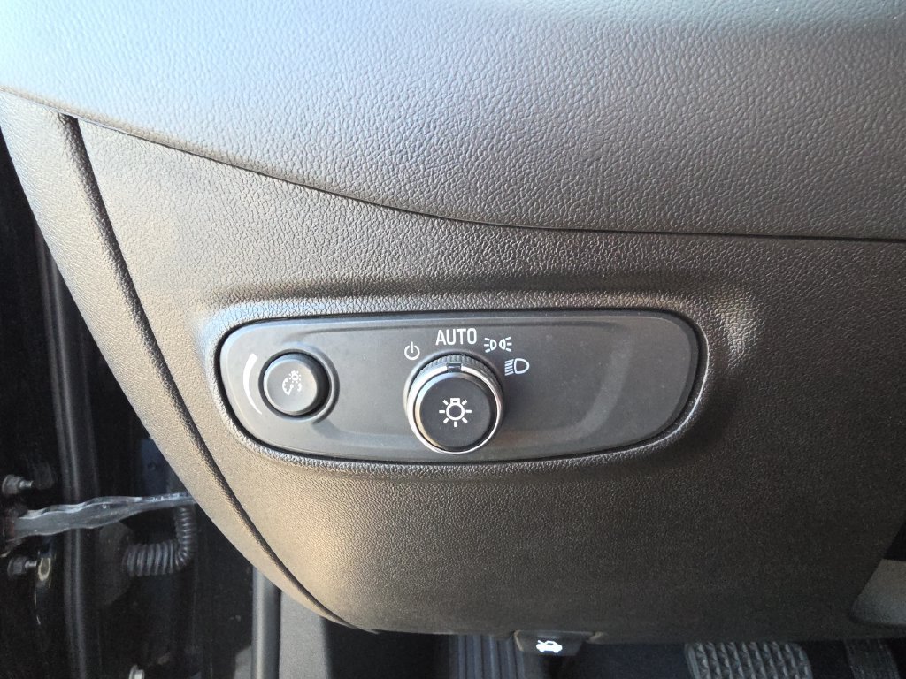 Used 2022 Chevrolet Equinox LT FWD image 20