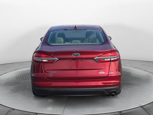 Used 2019 Ford Fusion SE FWD image 4