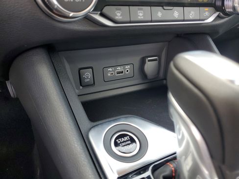 New 2025 Nissan Sentra SR w/ Midnight Edition image 18