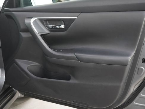 Used 2016 Nissan Altima 2.5 S w/ Power Driver Seat Package FWD image 9