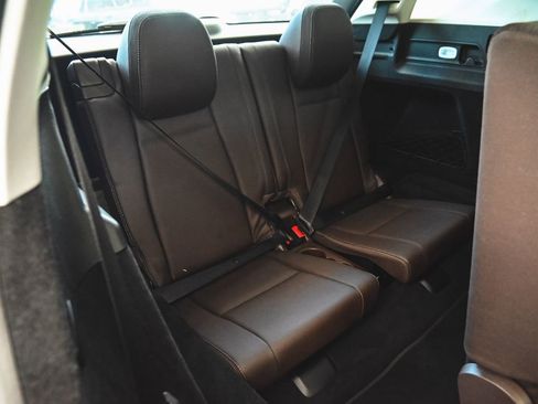 Used 2023 Mercedes-Benz GLE 450 4MATIC w/ 3rd Row Seat Package image 43