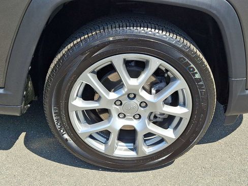 Used 2022 Jeep Compass Latitude AWD/4WD image 8