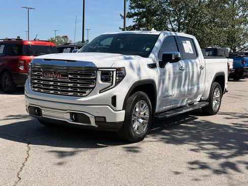 Used 2022 GMC Sierra 1500 Denali AWD/4WD image 3