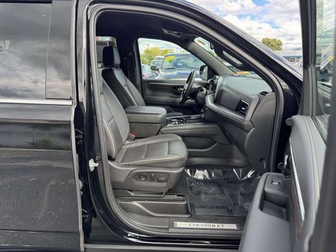 Used 2025 Chevrolet Tahoe Premier AWD/4WD image 15