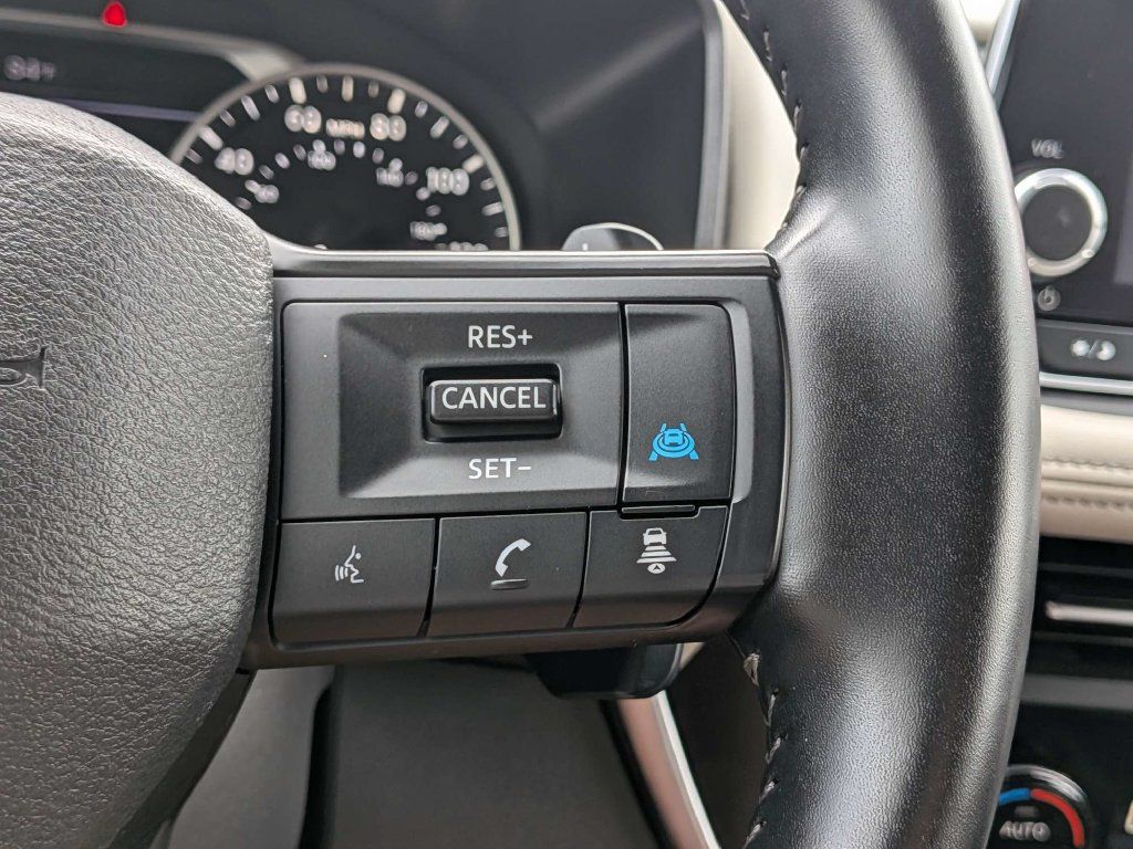Used 2025 Nissan Rogue SV AWD/4WD image 37