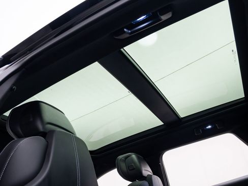 Certified 2025 Cadillac Lyriq Luxury w/ LPO, Floor Liner Package AWD/4WD image 20
