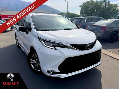 Used 2023 Toyota Sienna XSE w/ XSE Plus Package AWD/4WD image 1