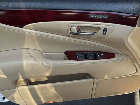 Used 2009 Lexus LS 460 RWD image 18