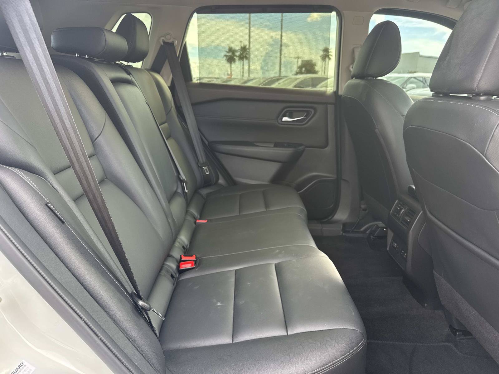 Used 2023 Nissan Rogue SL w/ SL Premium Package FWD image 11