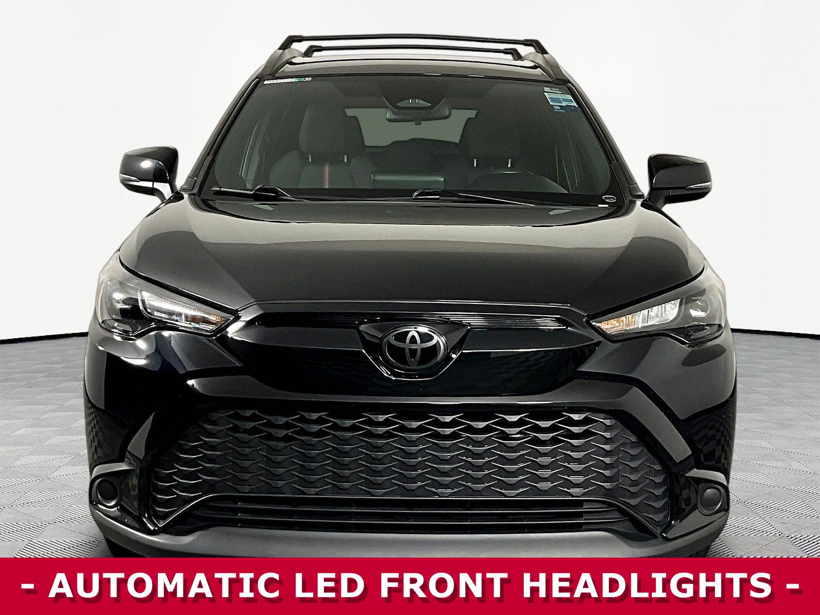 Used 2024 Toyota Corolla Cross AWD Hybrid image 2