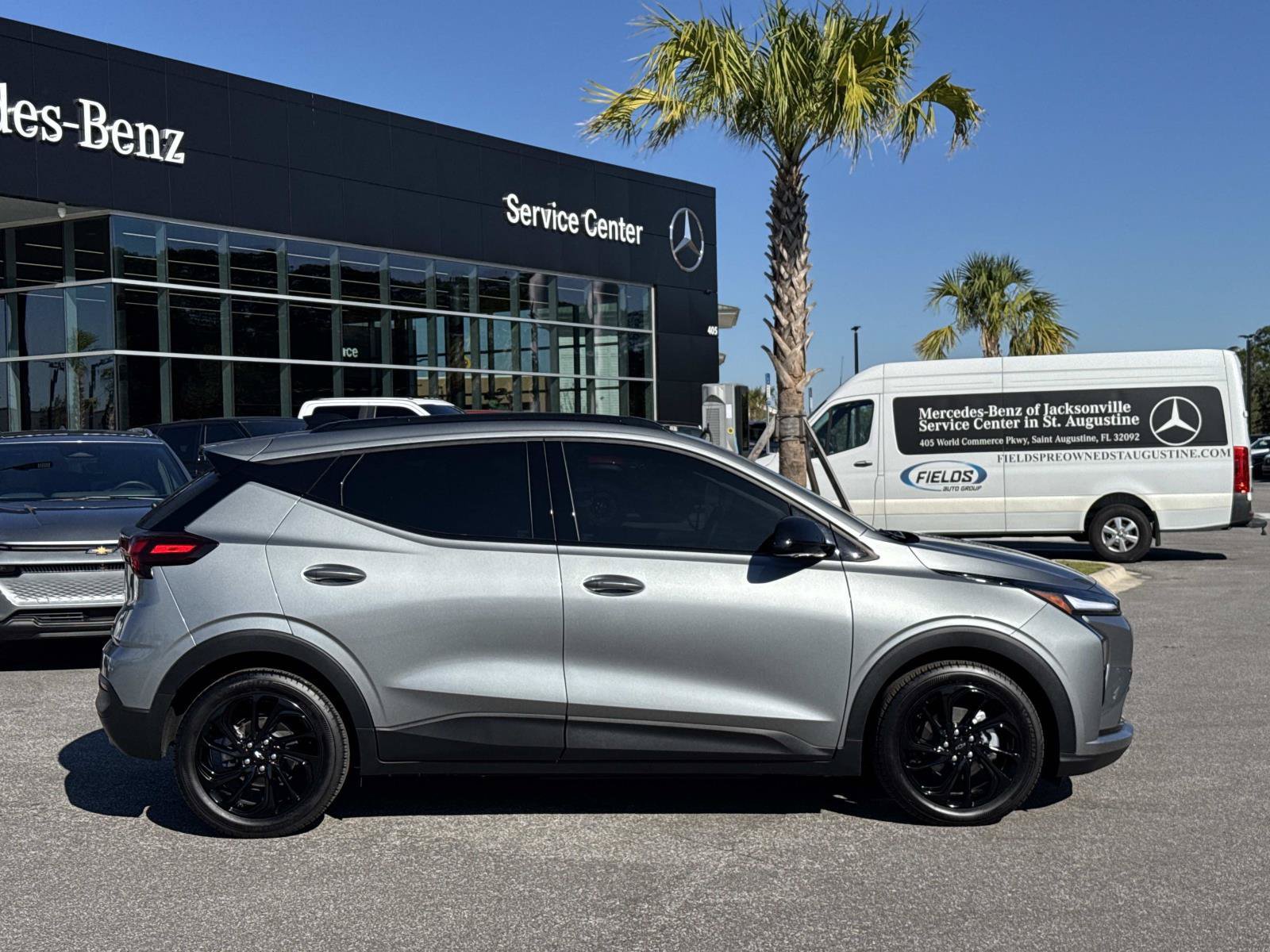 Used 2027 Chevrolet Bolt RS w/ Technology Package FWD image 2