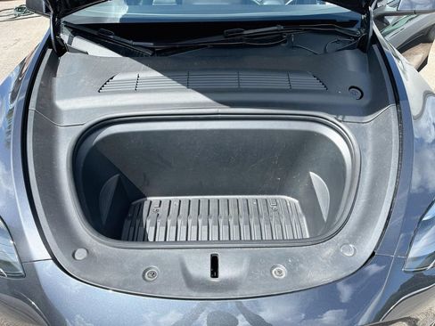 Used 2024 Tesla Model Y Long Range RWD image 29
