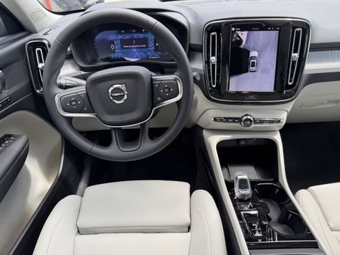 New 2026 Volvo XC40 B5 Plus w/ Climate Package AWD/4WD image 14