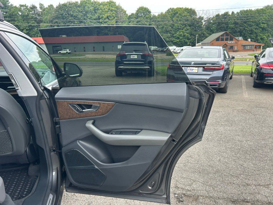 Used 2019 Audi Q8 Premium Plus AWD/4WD image 20