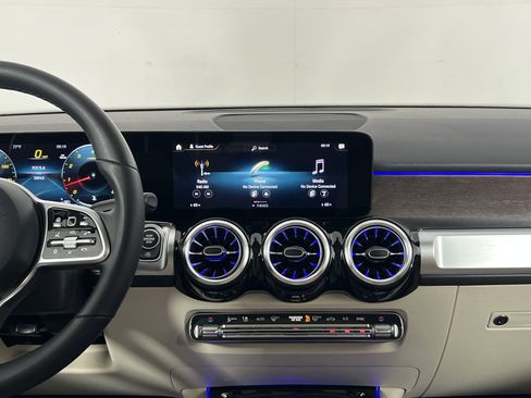 Certified 2023 Mercedes-Benz GLB 250 image 17