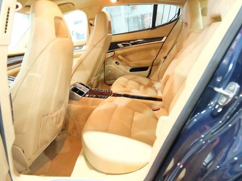 Used 2014 Porsche Panamera 4 image 22