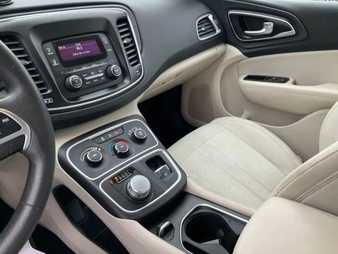 Used 2016 Chrysler 200 LX image 5