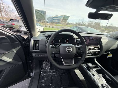 New 2026 Nissan Pathfinder SL w/ SL Premium Package AWD/4WD image 14