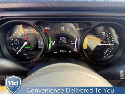 Used 2024 Jeep Wrangler Unlimited image 31