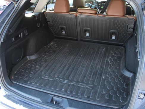 Used 2023 Subaru Outback Touring image 8